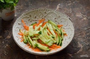 Салат "Азиатский" с говядиной Салат "Азиатский" с говядиной