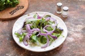 Салат из гребешков с рукколой