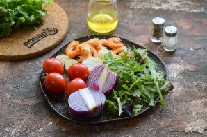 Салат из гребешков с рукколой