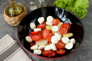 Салат с копченой салакой