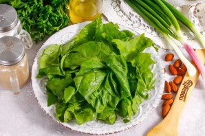 Салат с миндалем и курицей