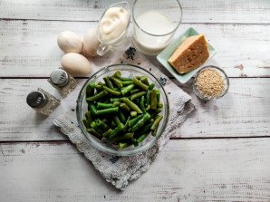 Салат с омлетом и фасолью