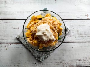 Салат с омлетом и фасолью