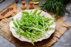 Салат с рукколой и индейкой