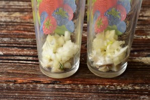 "Селедка под шубой" в стаканчиках "Селедка под шубой" в стаканчиках