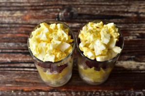 "Селедка под шубой" в стаканчиках "Селедка под шубой" в стаканчиках