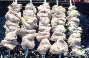 Шашлык с майонезом и лимоном