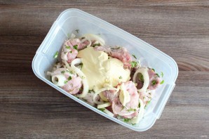 Шашлык с майонезом и лимоном