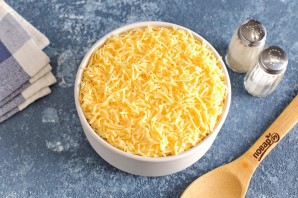 Слоеный салат с окорочком