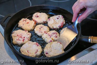 Сырники с клубникой Сырники с клубникой