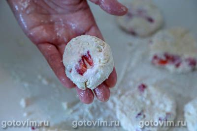 Сырники с клубникой Сырники с клубникой