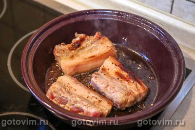 Тажин из свиной грудинки с тыквой и сладким перцем