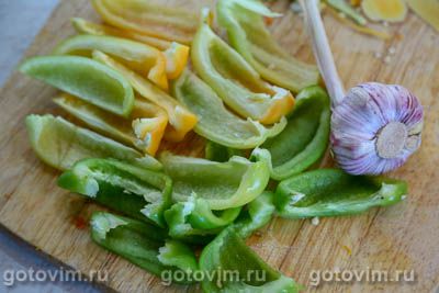 Тажин из свиной грудинки с тыквой и сладким перцем