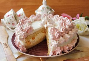 Торт со сливками и ананасами