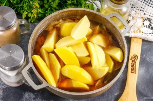 Тушеная картошка с козлятиной