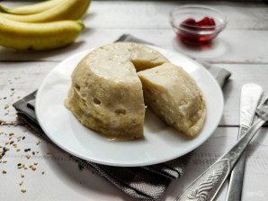 Творожная запеканка с бананом в микроволновке Творожная запеканка с бананом в микроволновке