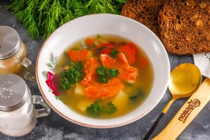 Уха из лосося в мультиварке