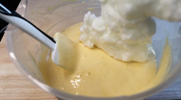 Воздушный йогуртовый пирог, пошаговый рецепт с фото