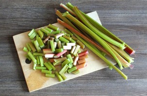 Цукаты из ревеня