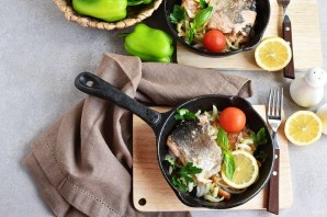 Форель на сковороде