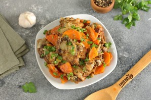 Курица с овощами в собственном соку