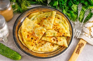 Лепешки с брынзой и зеленью