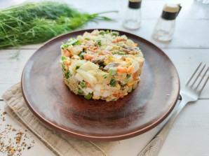 Овощной салат с копченой рыбой Овощной салат с копченой рыбой