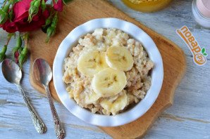 Овсяная каша с бананом и медом