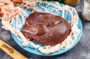 Печень в жировой сетке в духовке