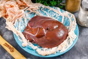 Печень в жировой сетке в духовке