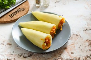 Перец фаршированный овощами на зиму