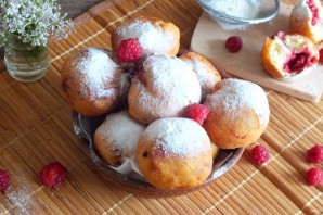 Пончики с малиной