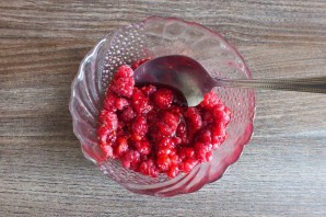 Пончики с малиной