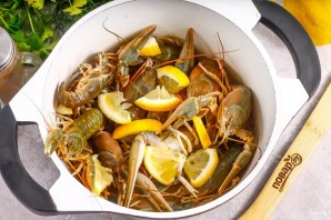 Раки с лимоном