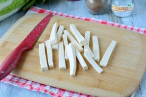 Рулетики из пекинской капусты с ветчиной