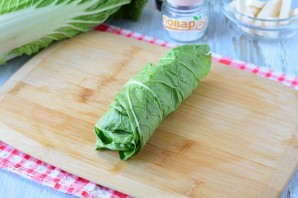 Рулетики из пекинской капусты с ветчиной
