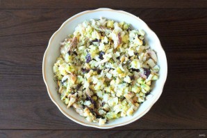 Салат из морского окуня горячего копчения