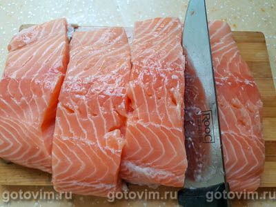 Семга в духовке, запеченная с картошкой в сметане