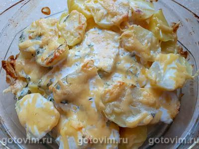 Семга в духовке, запеченная с картошкой в сметане