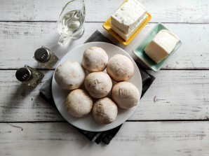 Шампиньоны фаршированные брынзой Шампиньоны фаршированные брынзой