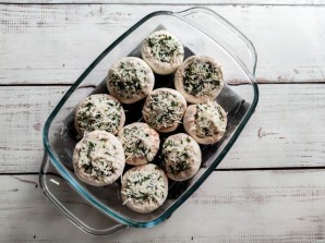 Шампиньоны фаршированные брынзой Шампиньоны фаршированные брынзой