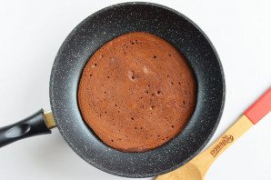 Шоколадный торт на сковороде