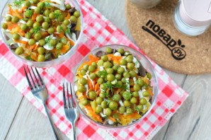 Слоеный салат с сердцем