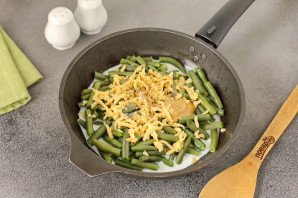 Стручковая фасоль со шпинатом