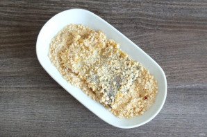 Судак в ореховой панировке