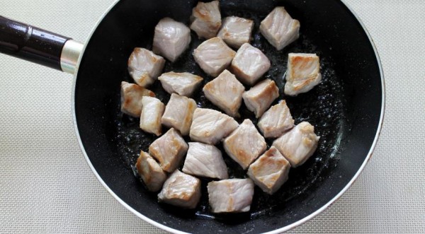 Свинина в сметанном соусе, пошаговый рецепт с фото Свинина в сметанном соусе, пошаговый рецепт с фото