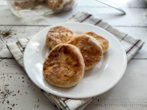 Сырники в сладком сметанном соусе Сырники в сладком сметанном соусе