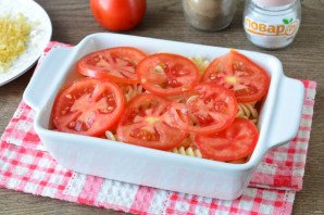 Запеканка из макарон с помидорами и сыром