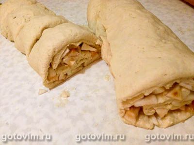 Булочки-завитки с яблоками в мультиварке Булочки-завитки с яблоками в мультиварке