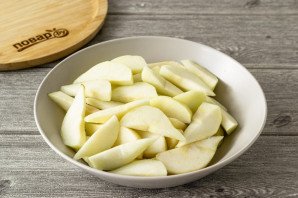 Груши вяленые в сушилке Груши вяленые в сушилке